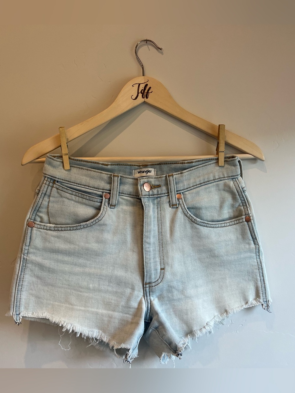 Wrangler / High Rise Denim Cutoff Shorts / 26 / Light Wash